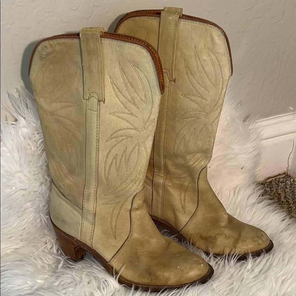 Women's Cream Western Boots